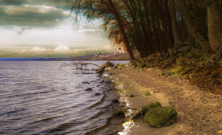 Каменистый берег Волги