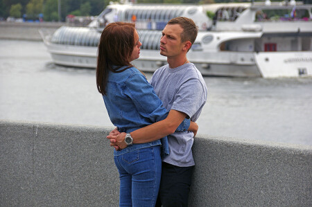 На набережной Москвы-реки