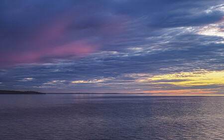 Закат на Онежском озере