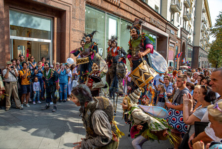 Шествие гномов по Тверской