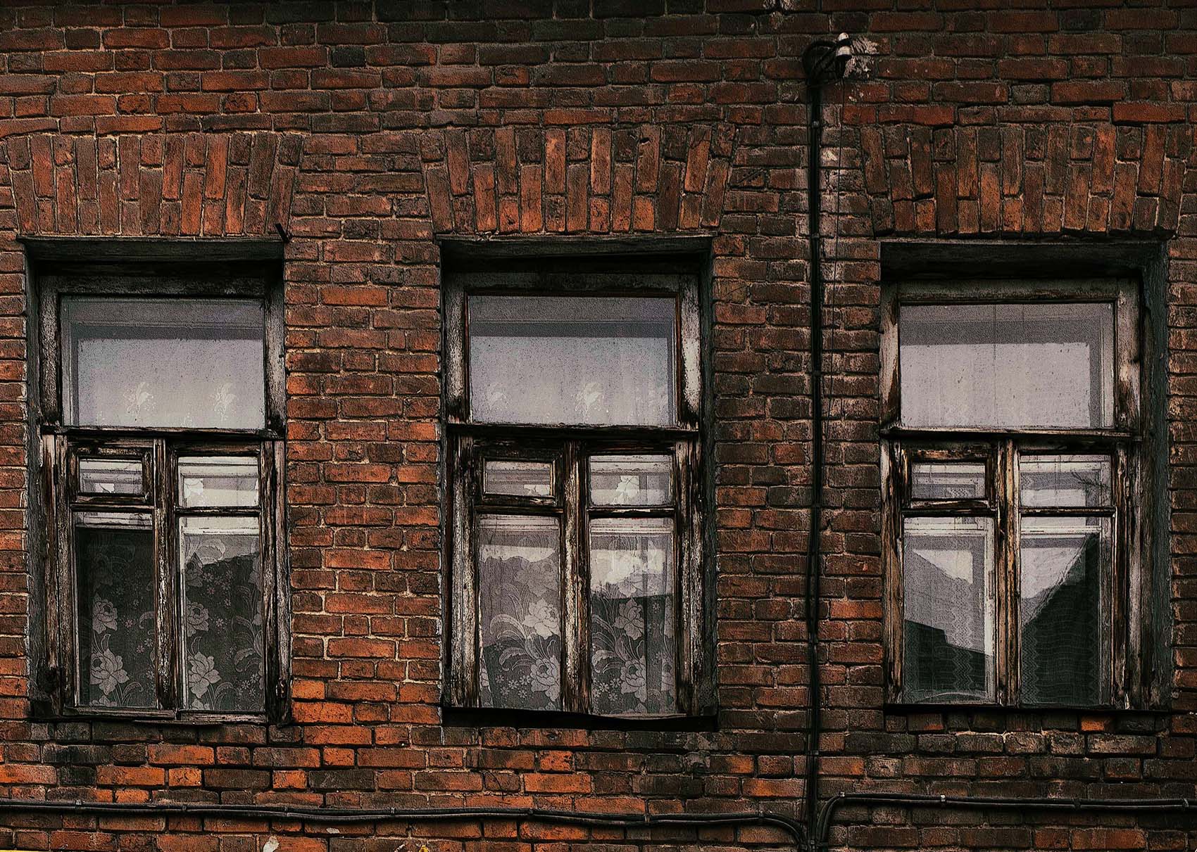 Окна с тюлем