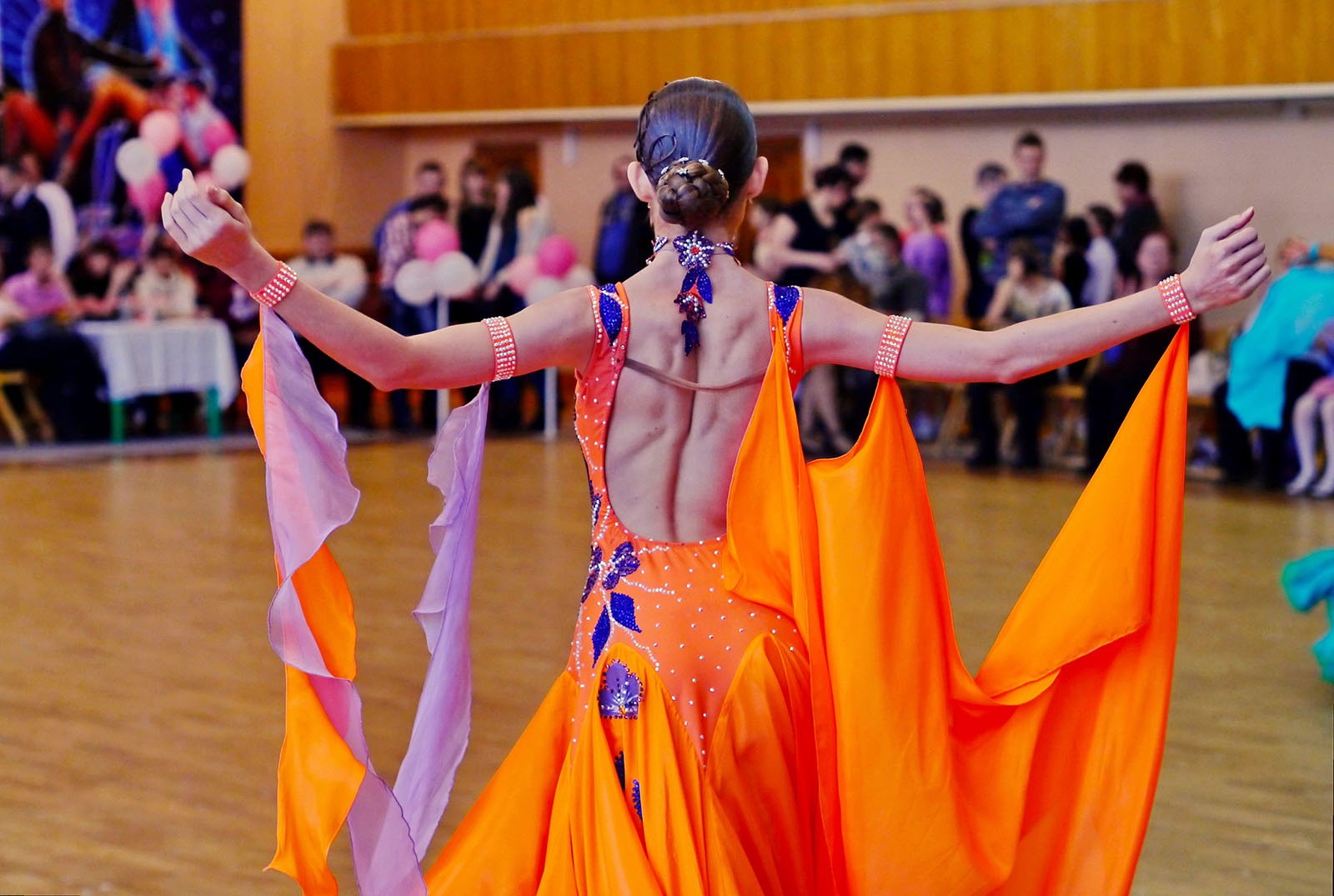 Приглашение к танцу.