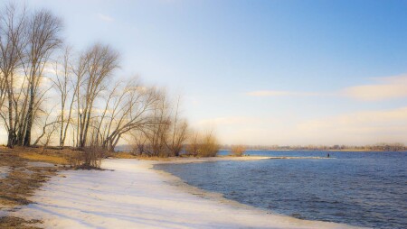 Первый снег на Волге
