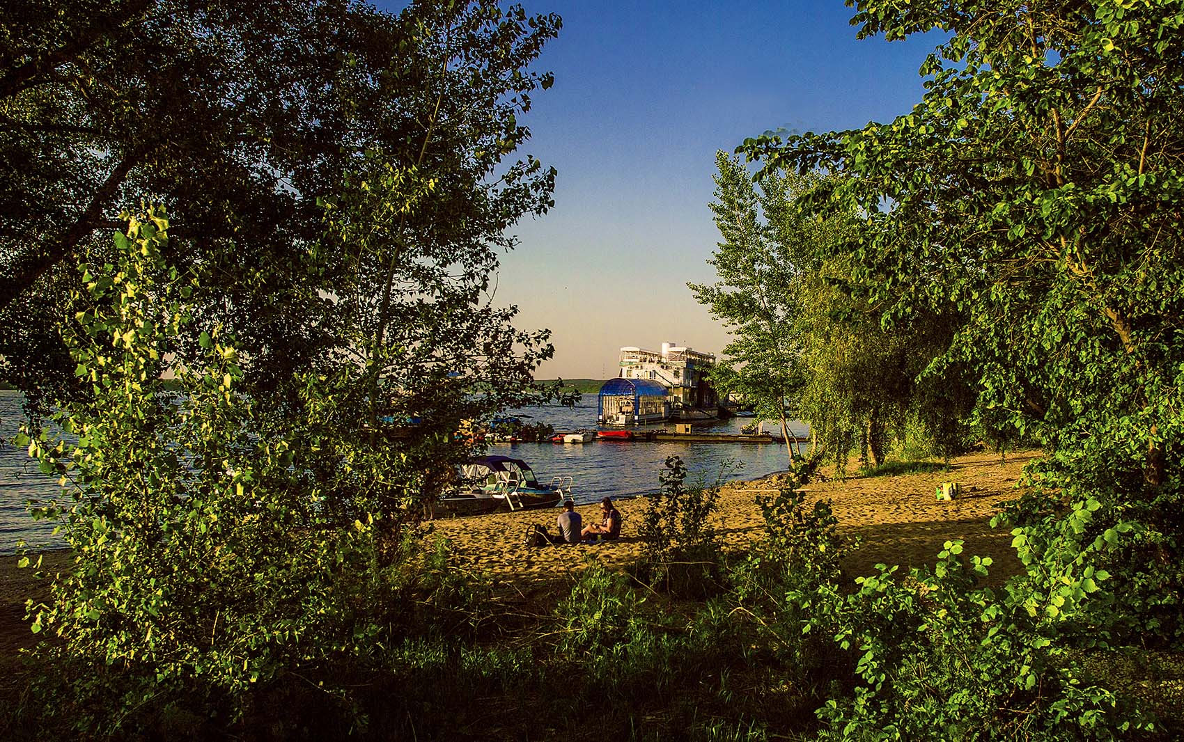 Отдых у реки