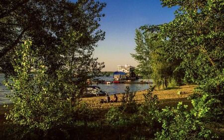 Отдых у реки