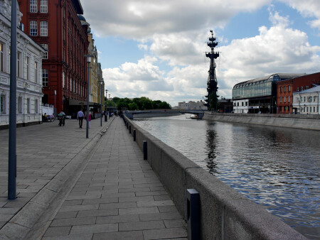 Якиманская набережная