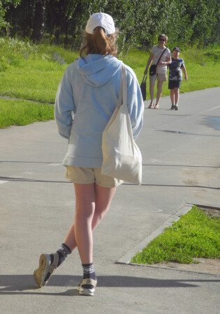 Поза...чтобы это значило?