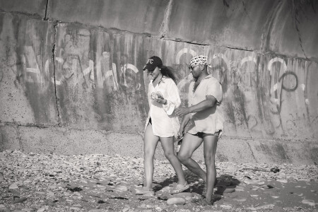 Вы привлекательны, я чертовски привлекателен,...