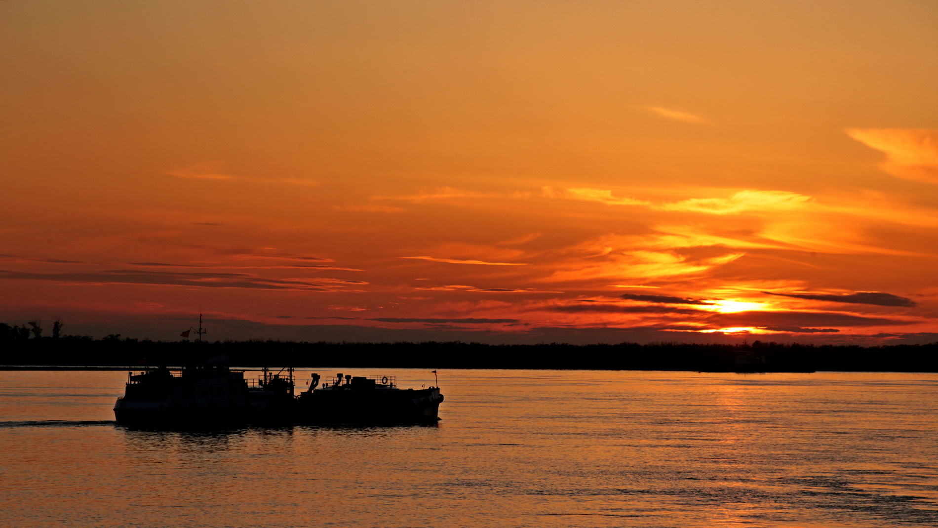 Закат над Амуром