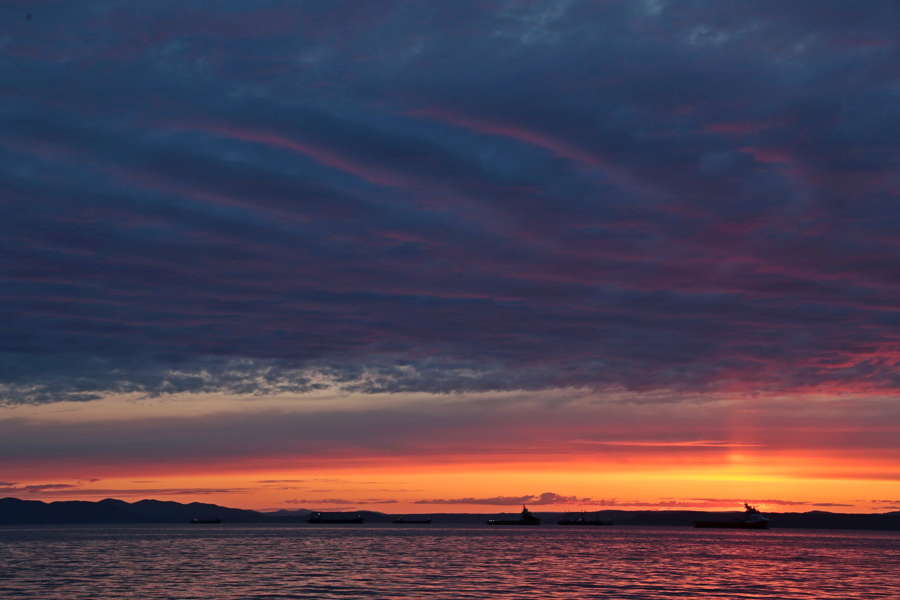 Амурский Залив после заката