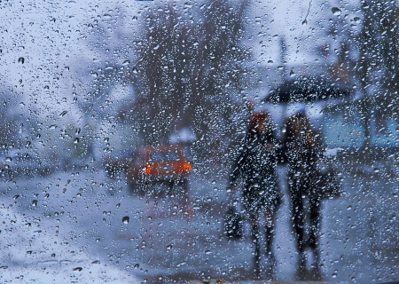 То дождь,то снег.