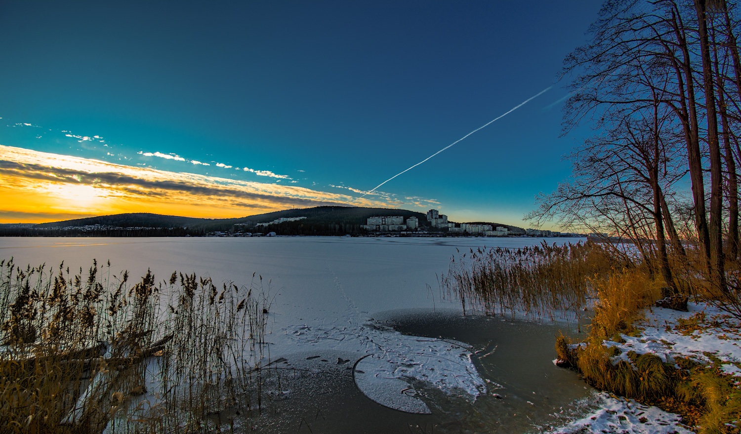 Вече на озере 