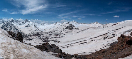 Главный Кавказский хребет. Вид с Эльбруса.