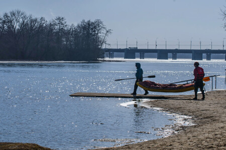 Путешествовать пока льда нет.