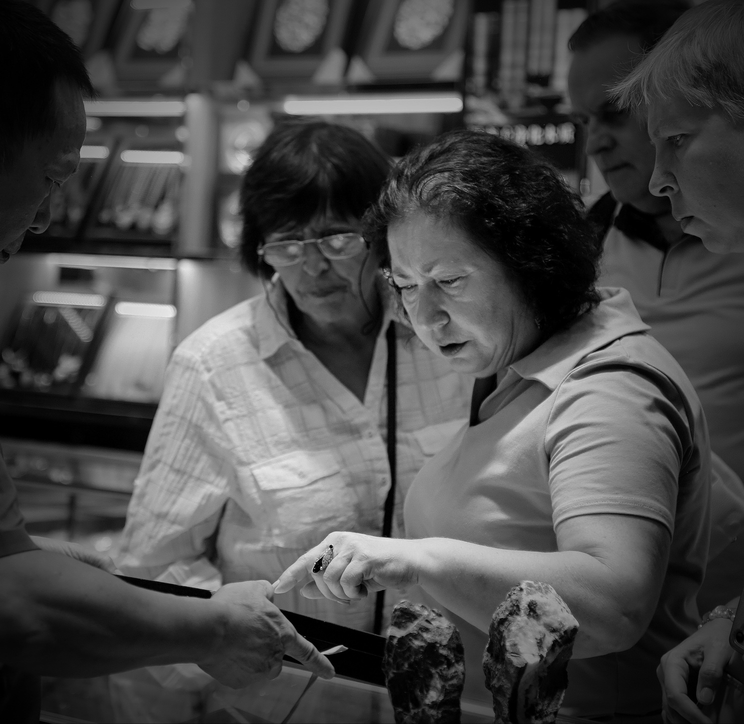 выбор украшения...