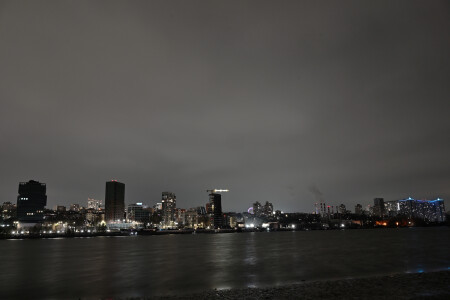 не увидеть города за домами