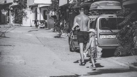 Подозрительный дядя