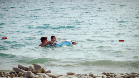 Дети, море, солнце, счастье...