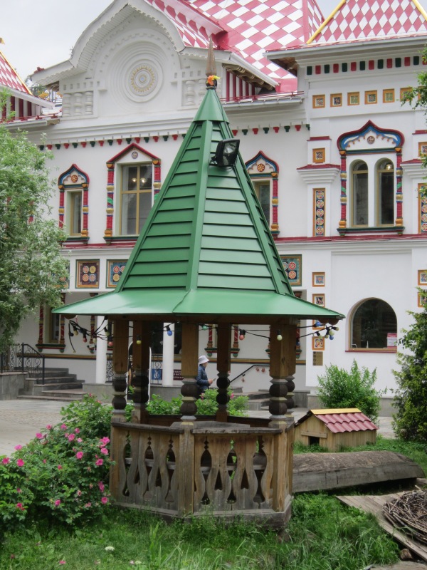 Москва. Измайловский Кремль. Беседка