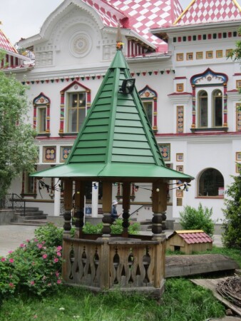 Москва. Измайловский Кремль. Беседка