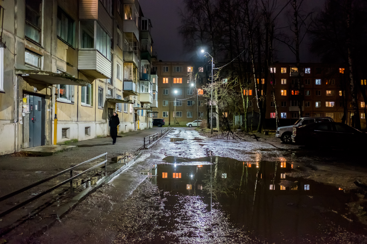 Вечерний двор