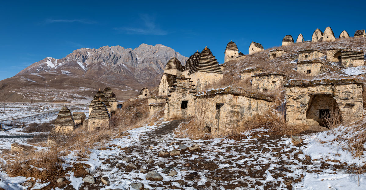 Даргавс – загадочный "город мертвых" в Северной Осетии-Алании.