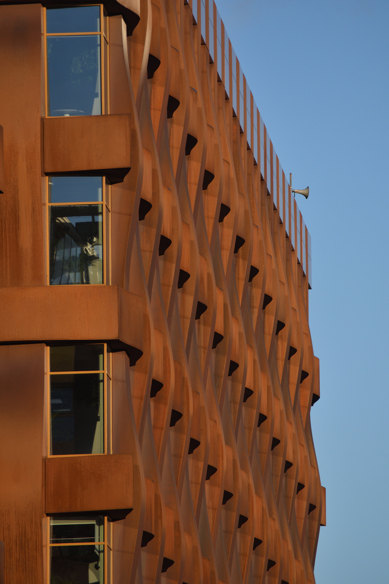 СПб. Дом из кортеновской стали