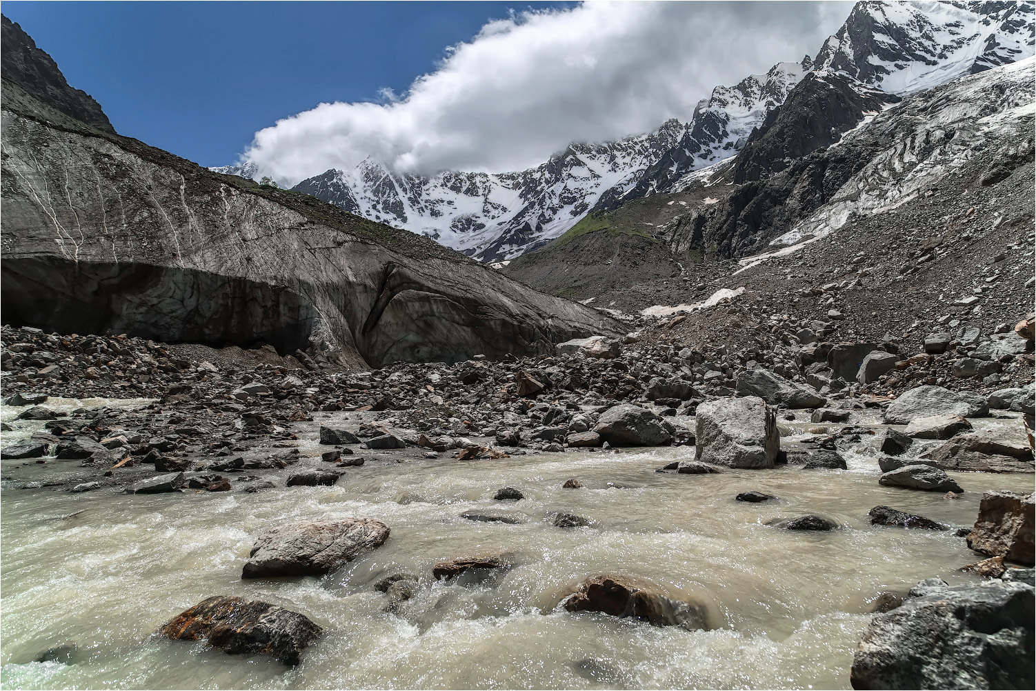 Ледник Шаурту
