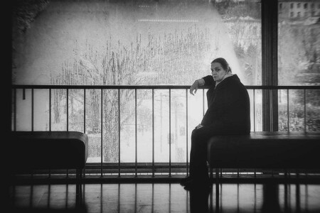 Грустное окно