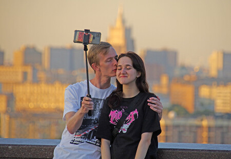 Селфи с поцелуем