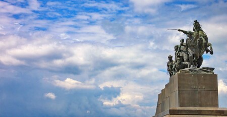 Город Самара. Памятник Чапаеву.