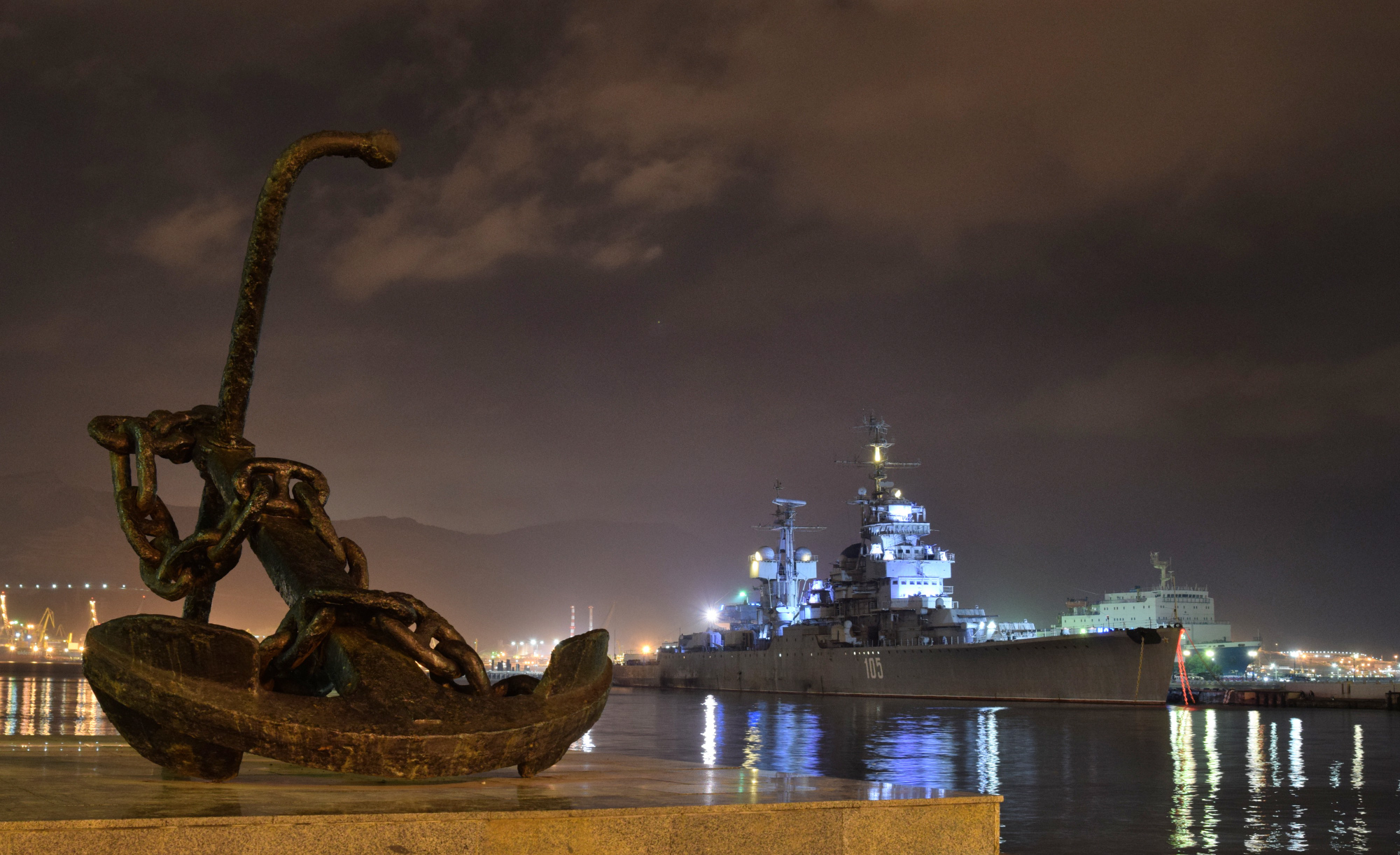 Новороссийск. Крейсер "Михаил Кутузов"