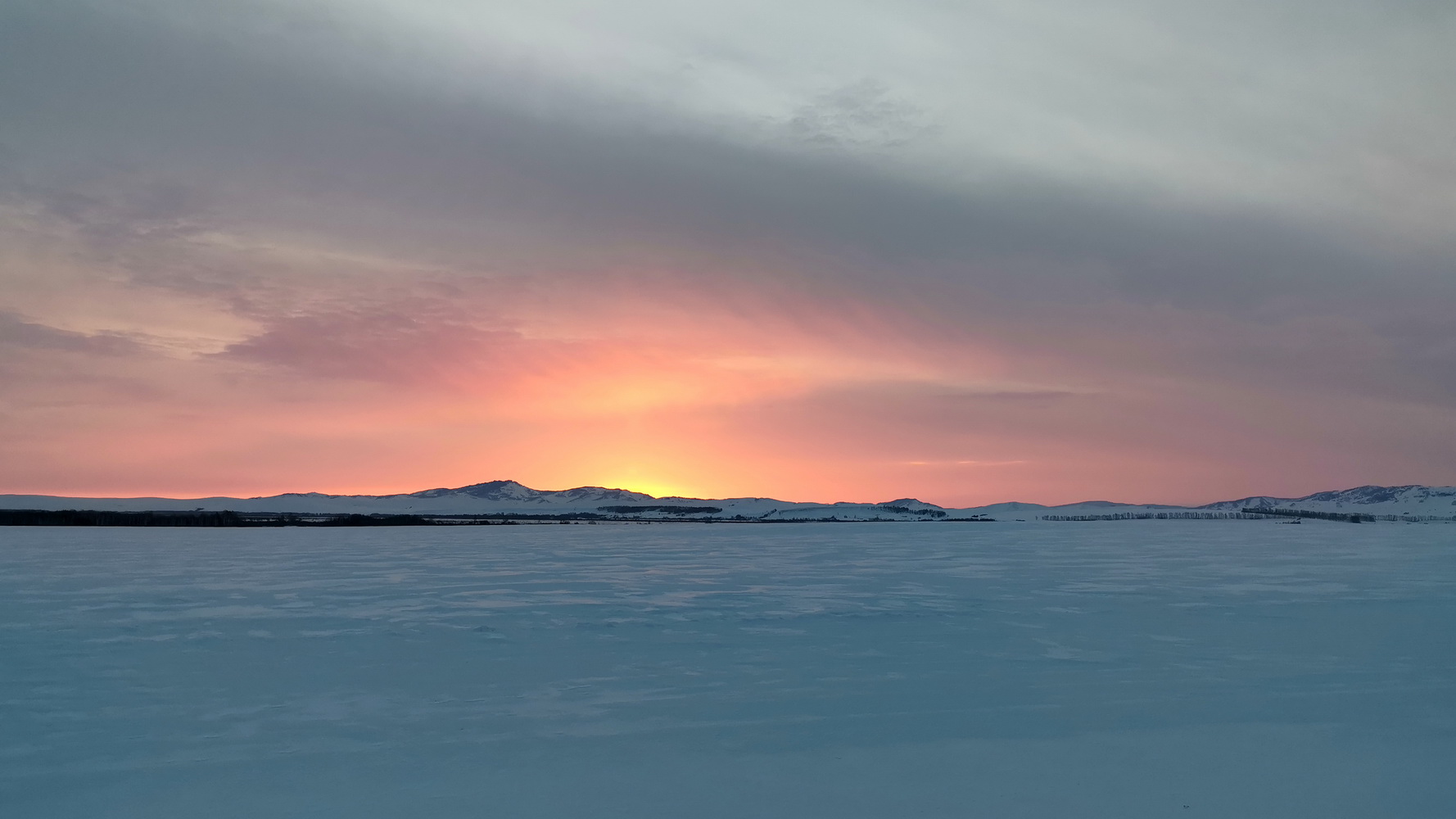 рассвет над горой Бабырган