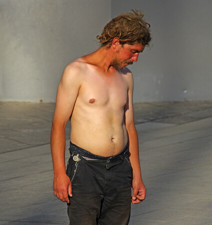 Грустный бомж