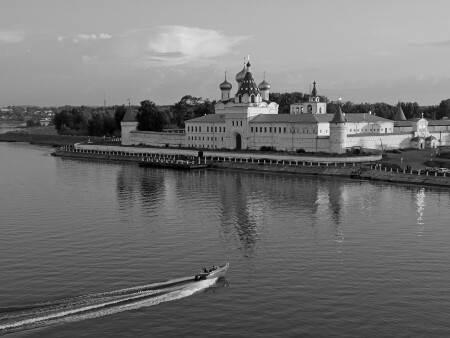 Кострома. Монастырь.
