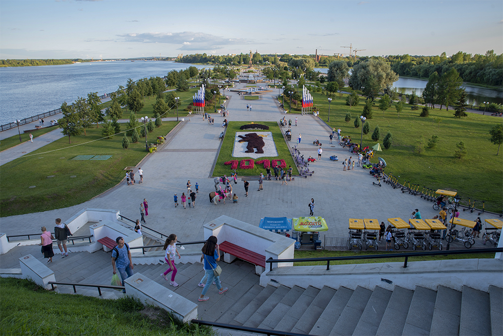 Ярославль. Герб города с изображением медведя.