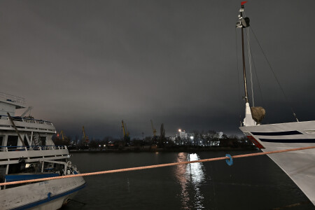 на набережной