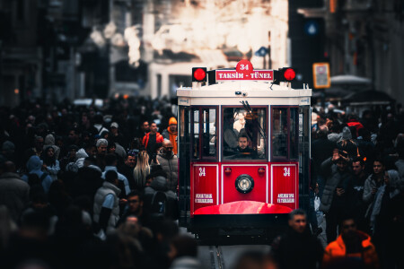 Трамвай на улице Истикляль, Стамбул