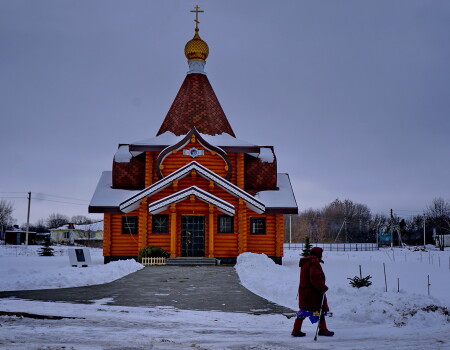 Деревенская церковь.