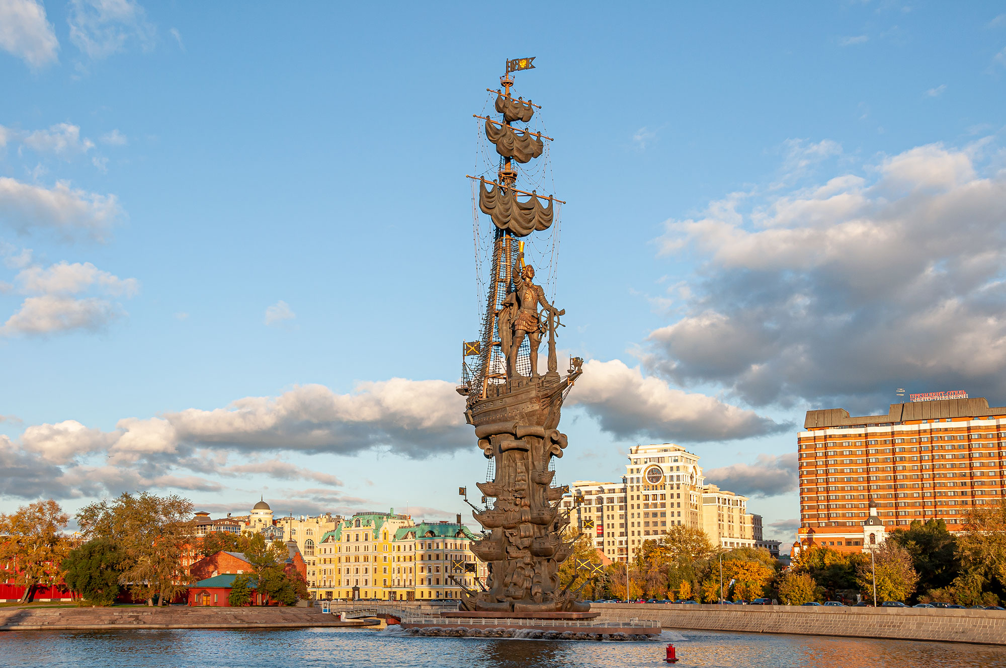 Па́мятник Петру́ I в Москве