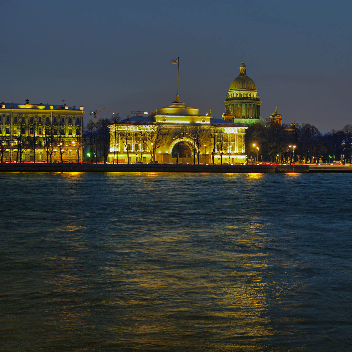 Адмиралтейская набережная