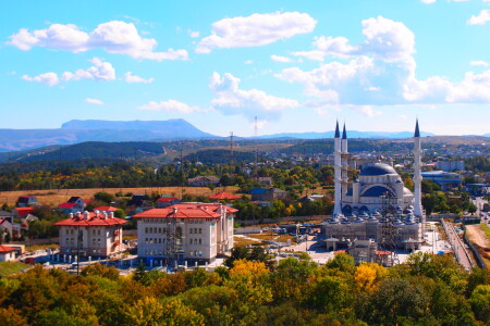 Соборная мечеть на фоне Чатыр-Дага. Симферополь