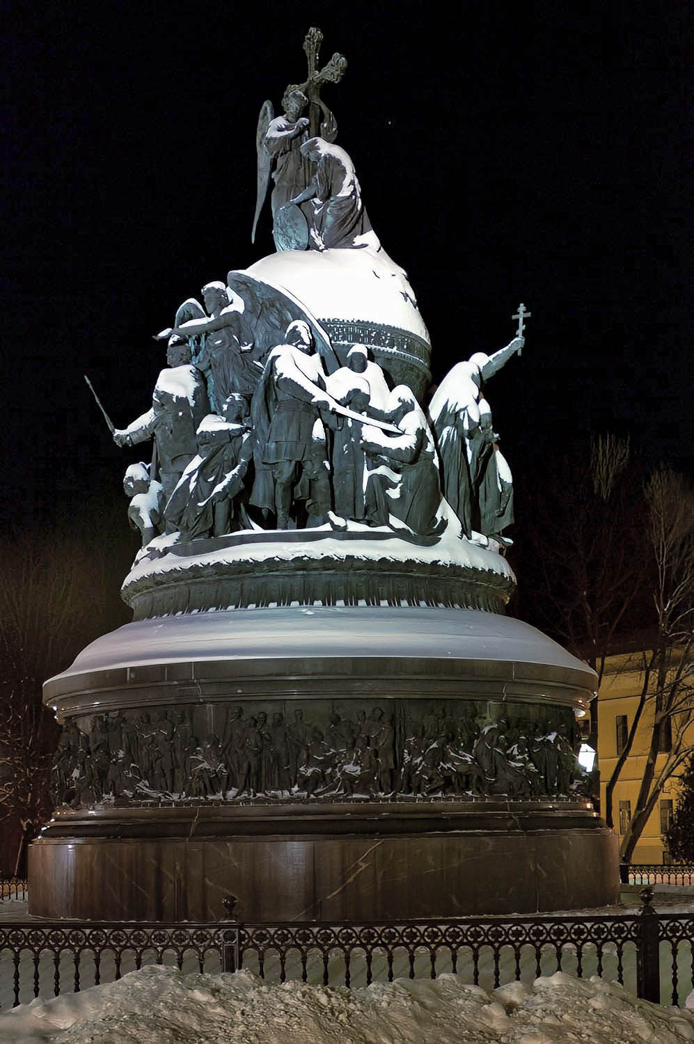 Памятник 1000-летию России