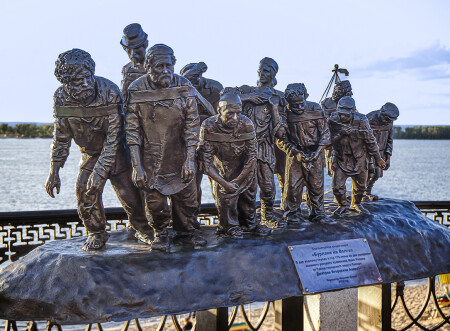 Скульптура "Бурлаки на Волге"