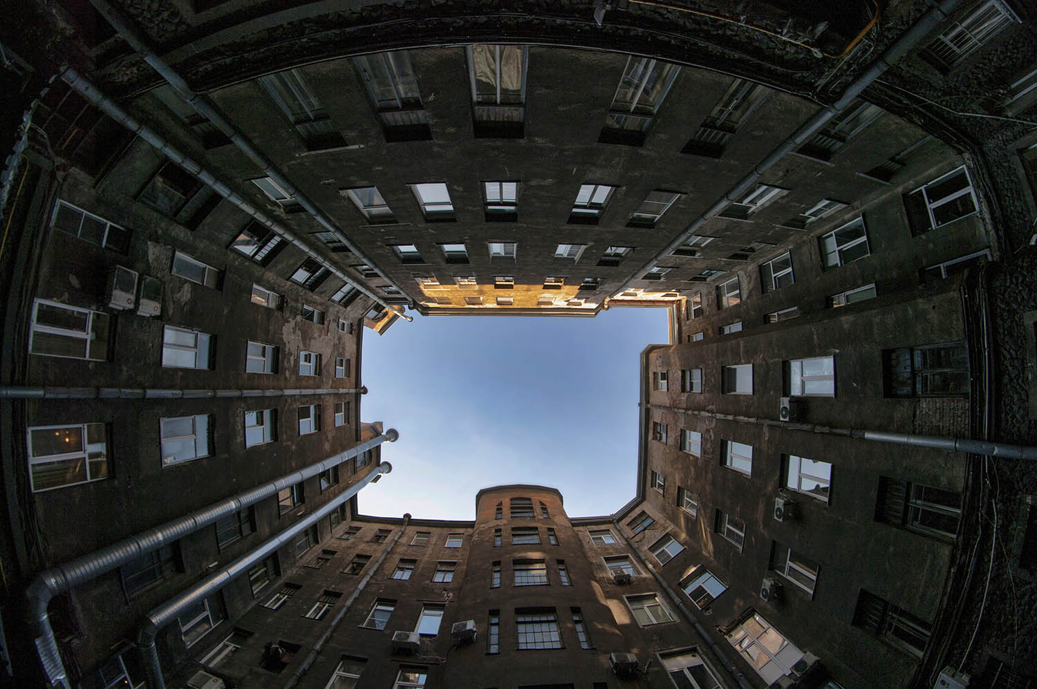 Питерский двор-колодец