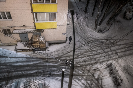 Вечер за окном