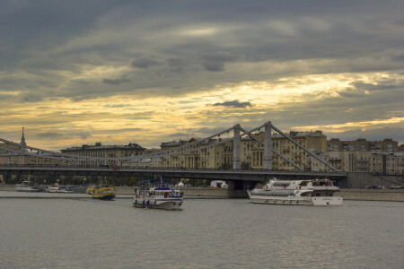 Крымский мост и его окрестности
