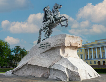 Медный всадник_(Петру Первому-Екатерина Вторая)
