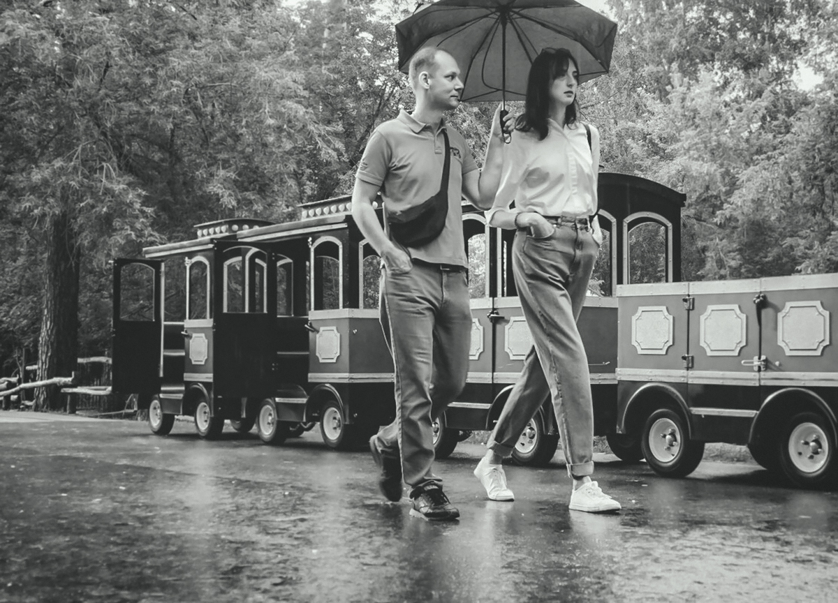 А сама-то величава, Выступает, будто пава...