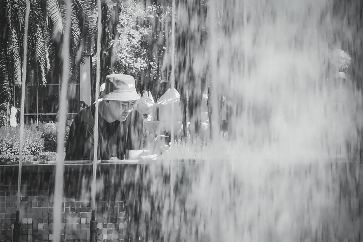 "В прохладе сладостной фонтанов"